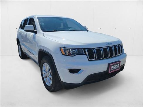 Used 2022 Jeep Grand Cherokee Laredo E image 3