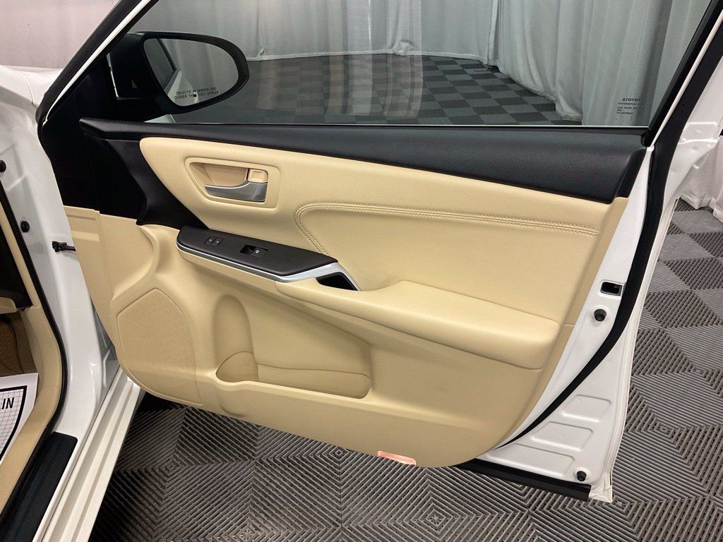 Used 2016 Toyota Camry XLE FWD image 24