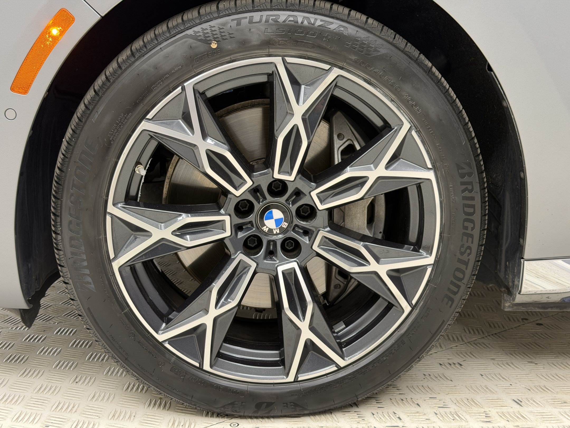 Certified 2023 BMW i7 xDrive60 AWD/4WD image 13