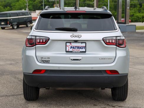 Used 2025 Jeep Compass Limited AWD/4WD image 4