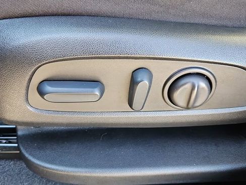 Used 2022 Chevrolet Equinox LT image 12