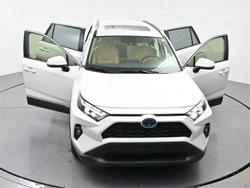 Used 2023 Toyota RAV4 XLE Premium image 46