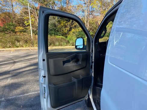 Used 2020 Chevrolet Express 2500 w/ Driver Convenience Package image 11
