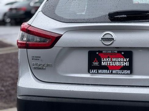 Used 2021 Nissan Rogue Sport S image 9