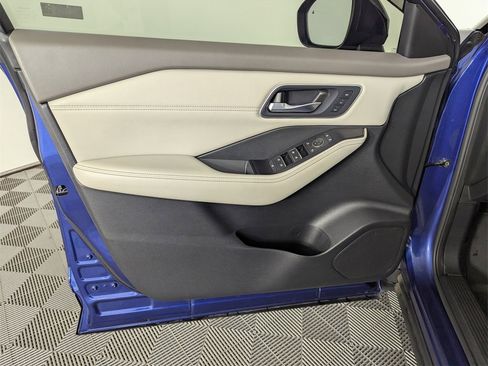 Used 2021 Nissan Rogue SL image 18