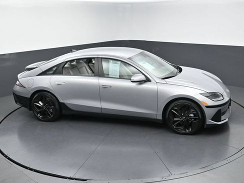 Used 2024 Hyundai Ioniq 6 SEL RWD image 43