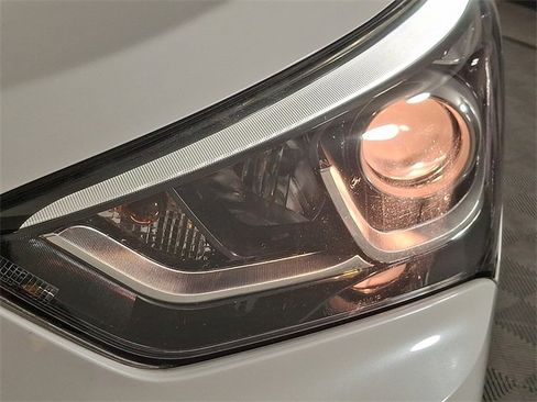 Used 2017 Hyundai Santa Fe Sport image 13