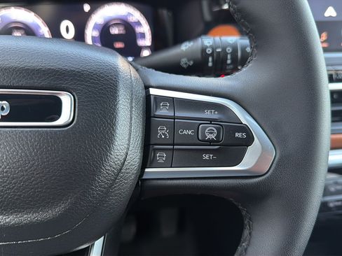 Used 2024 Jeep Compass Limited w/ Elite Group AWD/4WD image 19