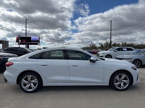 Used 2025 Audi A5 2.0T Prestige image 2