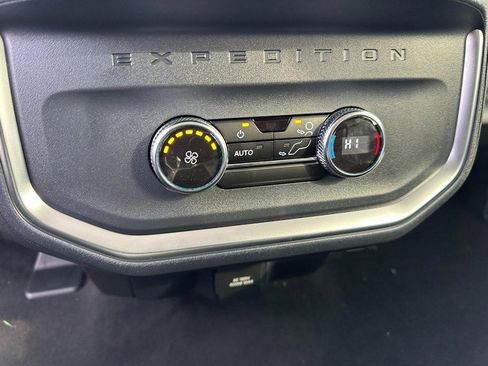 New 2026 Ford Expedition Active image 5