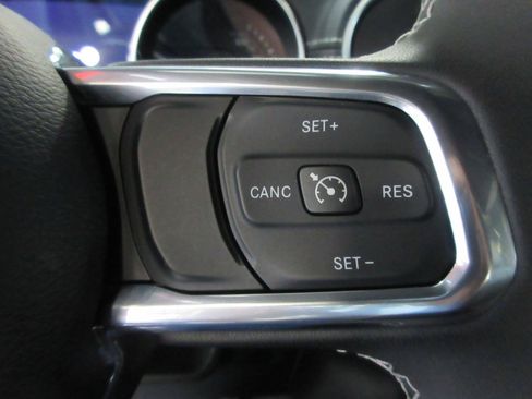 Used 2023 Jeep Wrangler Unlimited Sahara AWD/4WD image 18