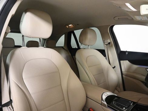 Used 2020 Mercedes-Benz GLC 300 image 16
