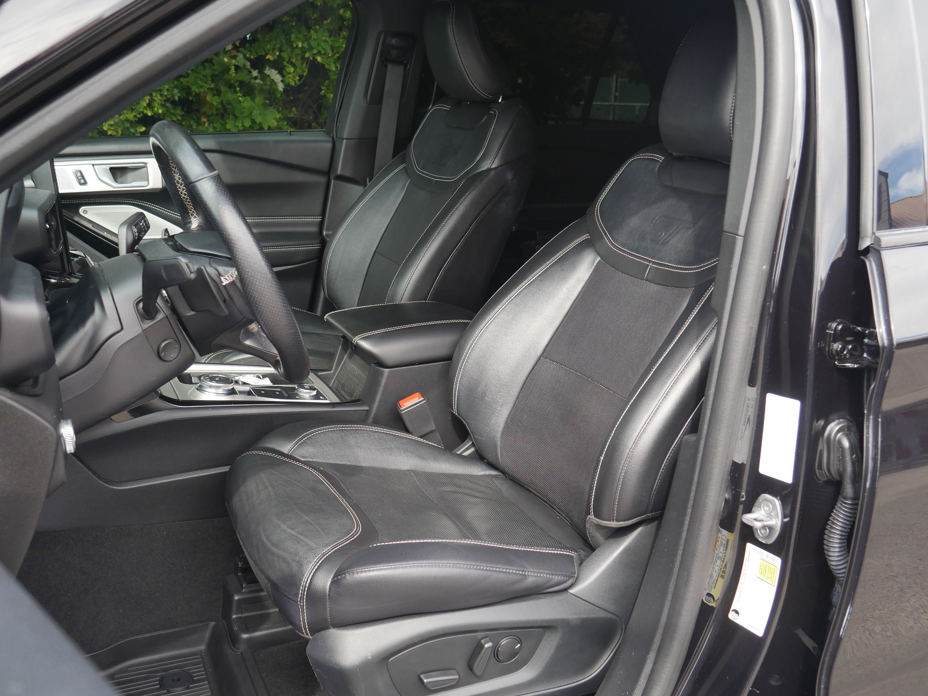 Certified 2023 Ford Explorer ST w/ Technology Package AWD/4WD image 27