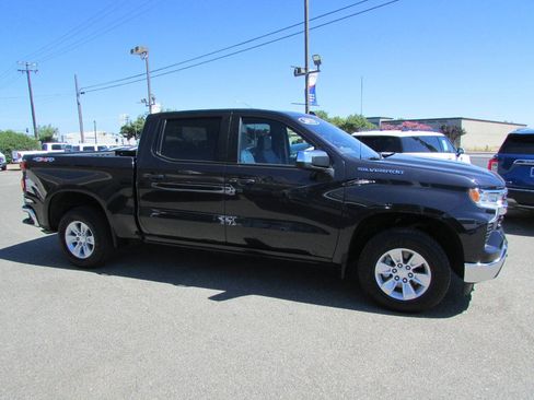 Used 2023 Chevrolet Silverado 1500 LT w/ Protection Package AWD/4WD image 5