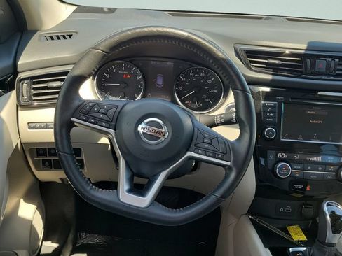 Used 2021 Nissan Rogue Sport SV FWD image 12