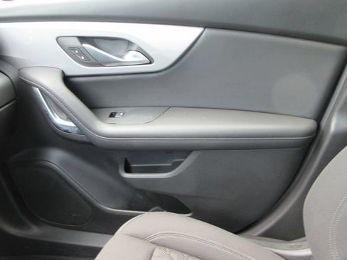 Used 2022 Chevrolet Blazer LT FWD image 31