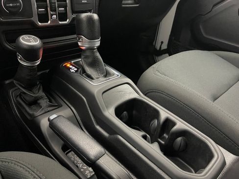 Used 2021 Jeep Gladiator Sport AWD/4WD image 26