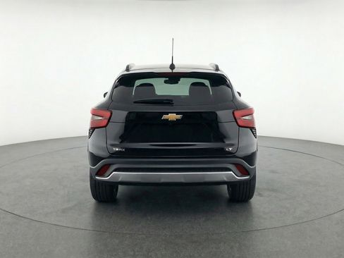 Used 2025 Chevrolet Trax LT w/ LT Convenience Package FWD image 7