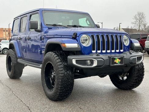 Used 2019 Jeep Wrangler Unlimited Sahara w/ Uconnect 4C Nav & Sound Group AWD/4WD image 2