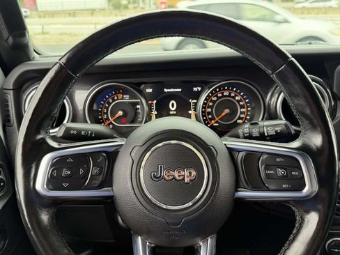 Used 2020 Jeep Wrangler Unlimited Sahara AWD/4WD image 27