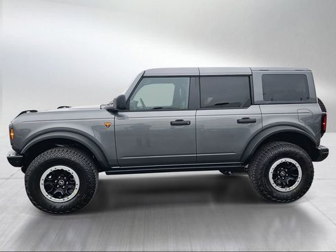 New 2025 Ford Bronco Badlands w/ Sasquatch Package AWD/4WD image 3