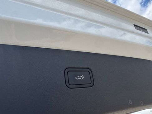 New 2025 Volvo EX30 Plus w/ Protection Package Premier image 8