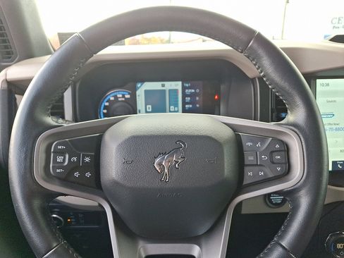 Used 2023 Ford Bronco Wildtrak image 19