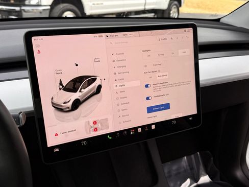 Used 2023 Tesla Model Y Performance AWD/4WD image 39