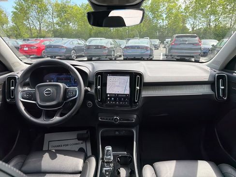 Used 2023 Volvo XC40 B5 Plus w/ Driver Assist Package AWD/4WD image 12