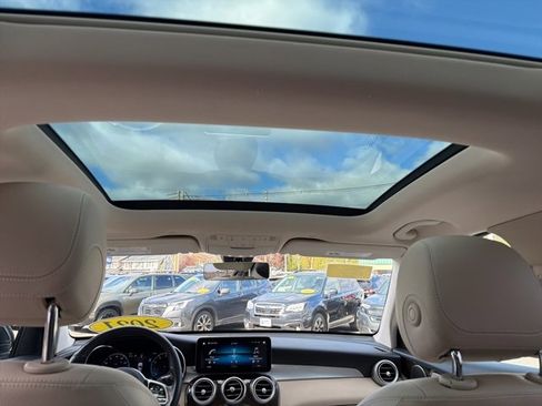 Used 2021 Mercedes-Benz GLC 300 4MATIC image 36