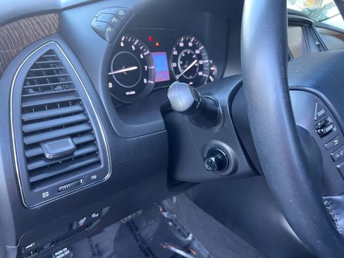 Used 2017 Nissan Armada Platinum image 12