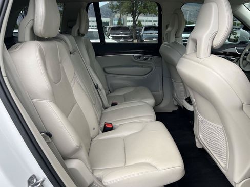 Used 2018 Volvo XC90 T5 Momentum w/ Convenience Package AWD/4WD image 26