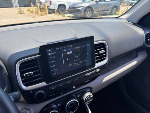 Used 2026 Hyundai Venue SEL FWD image 20