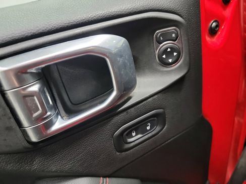 Used 2022 Jeep Wrangler Unlimited Rubicon w/ Cold Weather Group image 19