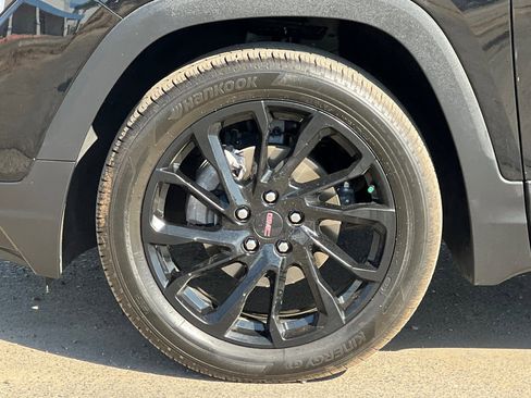 Certified 2023 GMC Terrain SLE w/ Driver Convenience Package image 26