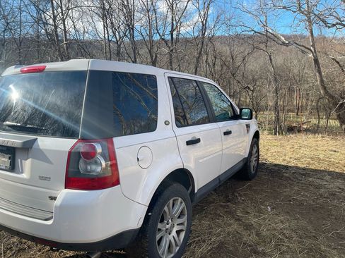 Used 2008 Land Rover LR2 SE image 3
