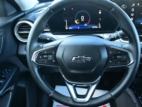 Used 2024 Chevrolet Trax ACTIV image 17