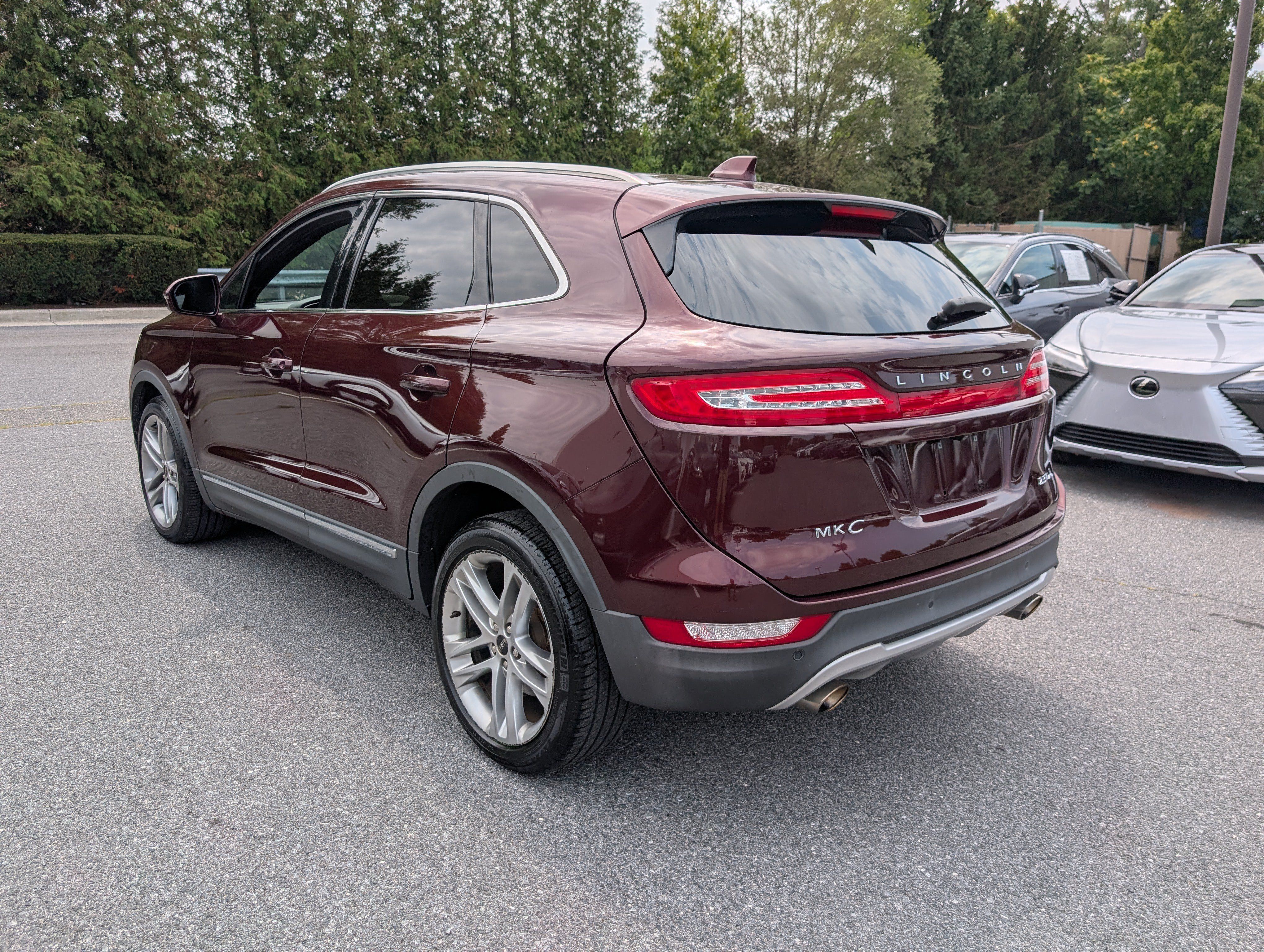 Used 2017 Lincoln MKC Reserve w/ Lincoln MKC Climate Package AWD/4WD image 3
