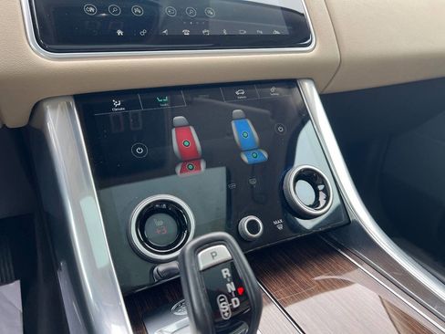Used 2019 Land Rover Range Rover Sport HSE image 11