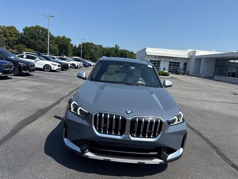 Used 2023 BMW X1 xDrive28i w/ Convenience Package AWD/4WD image 2