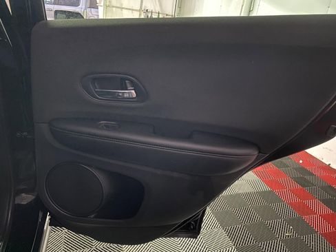 Used 2022 Honda HR-V LX image 10