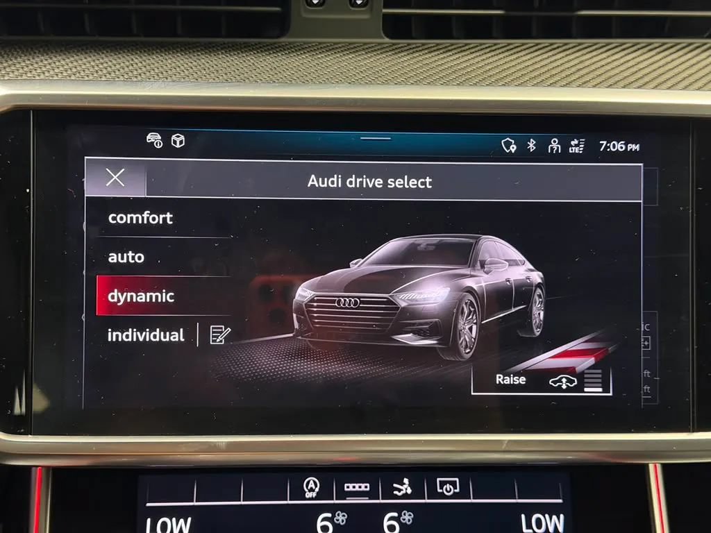 Used 2025 Audi S7 Premium Plus AWD/4WD image 45