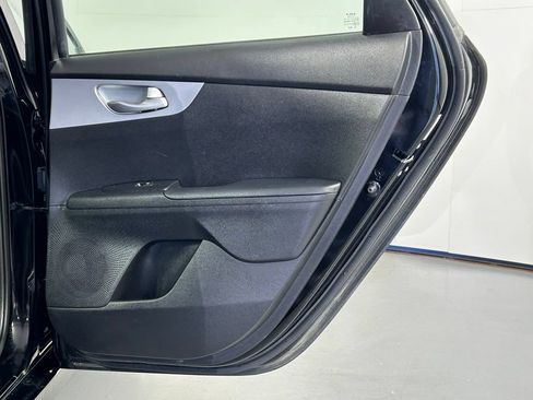 Used 2023 Kia Forte LXS w/ LXS Technology Package FWD image 11