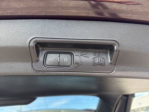 Used 2022 Ford Explorer XLT w/ Equipment Group 202A image 15