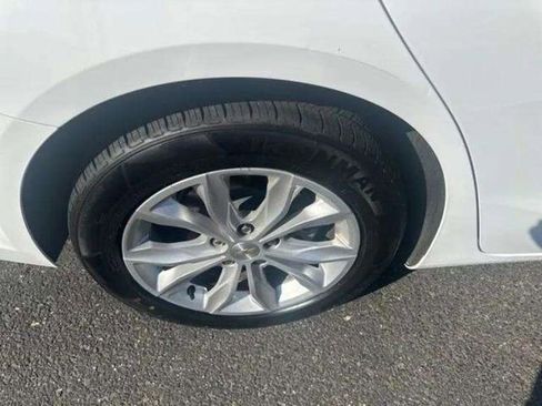 Used 2024 Chevrolet Malibu LT FWD image 19