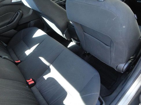Used 2017 Ford Focus SE FWD image 13