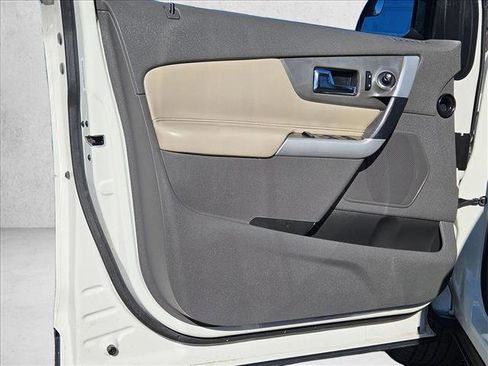 Used 2013 Ford Edge SE image 10