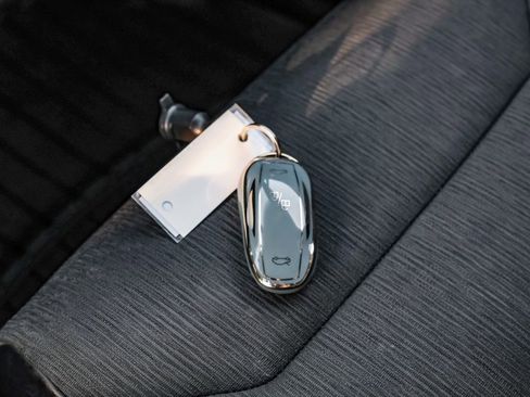 Used 2018 Tesla Model X 75D image 50