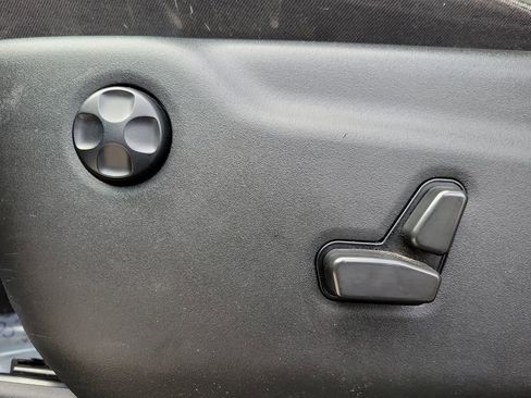 Used 2022 Jeep Grand Cherokee Laredo X image 18