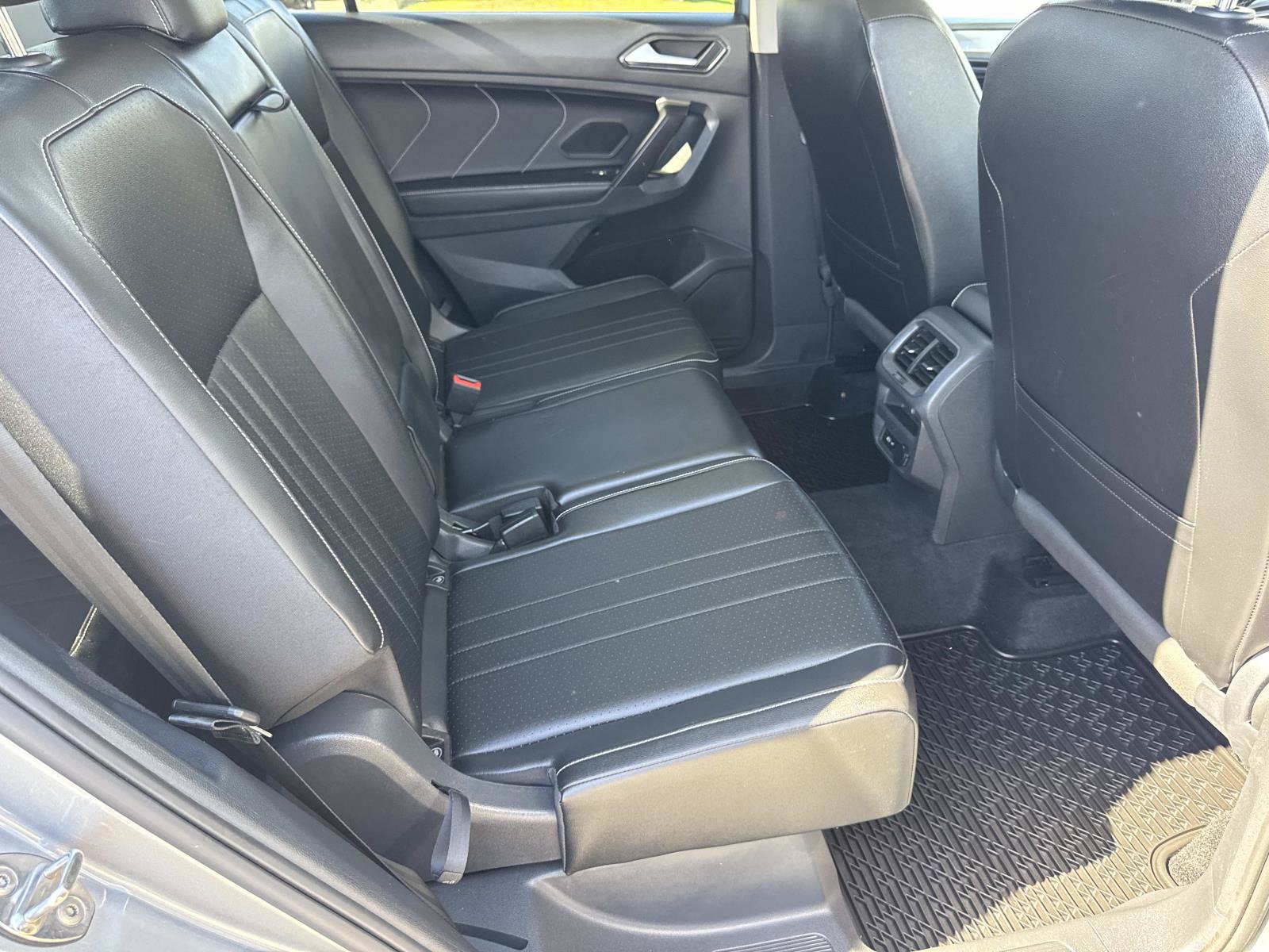 Certified 2022 Volkswagen Tiguan SE w/ Panoramic Sunroof Package FWD image 33